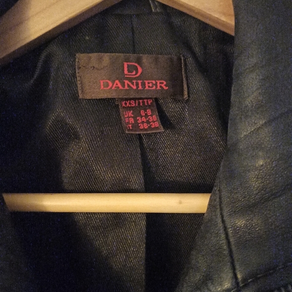 Women's Leather Jacket - Picture 3 of 3